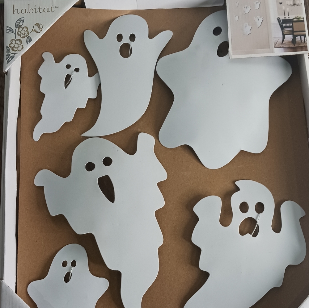 Habitat metal white ghosts for wall